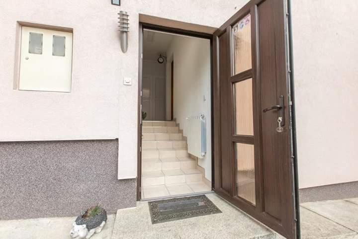 Apartman Sunny Lika Gospic Bagian luar foto